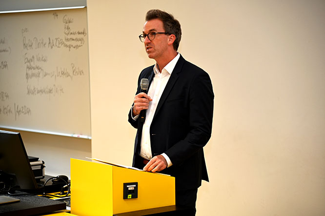 Dr. Daniel Saam, Vorstandsvorsitzender der Frankfurter Juristischen Gesellschaft e.V